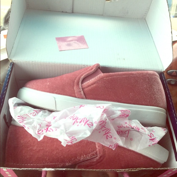 Pink velvet girls shoes size 3 - Picture 1 of 2